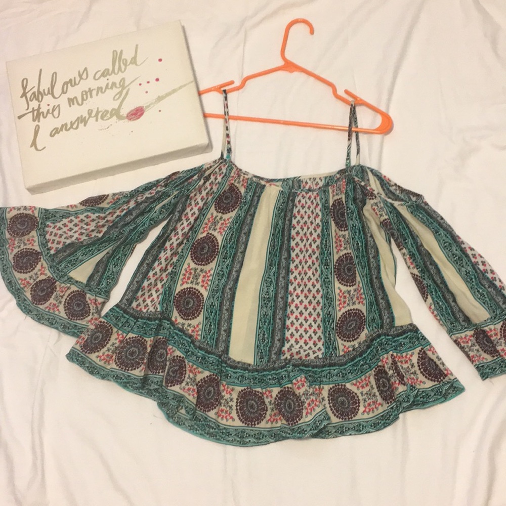 Flower off the shoulder top NWOT